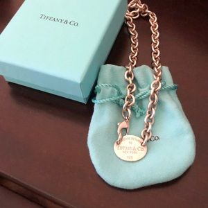 “Return to Tiffany” Tiffany & Co silver necklace